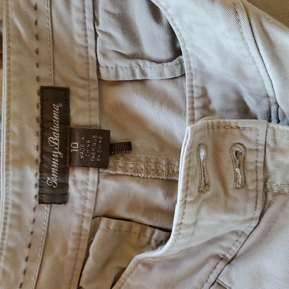 Shorts - Picture 2 of 3